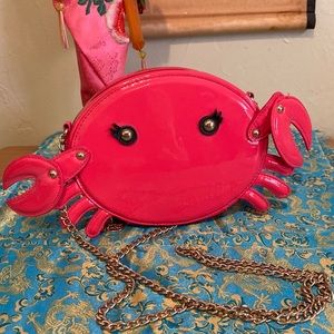 Betsey Johnson Pinch Me crab crossbody with adjustable pincers
